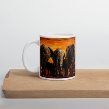 Load image into Gallery viewer, Taza "Bajo La Sombra de Mama"