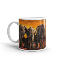 Load image into Gallery viewer, Taza "Bajo La Sombra de Mama"